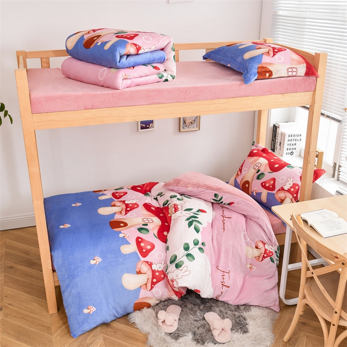 91家纺网 家纺一手货源 找家纺 宅部落 2025新款学生宿舍牛奶绒三件套宿舍三件套上下铺三件套 蘑菇小兔