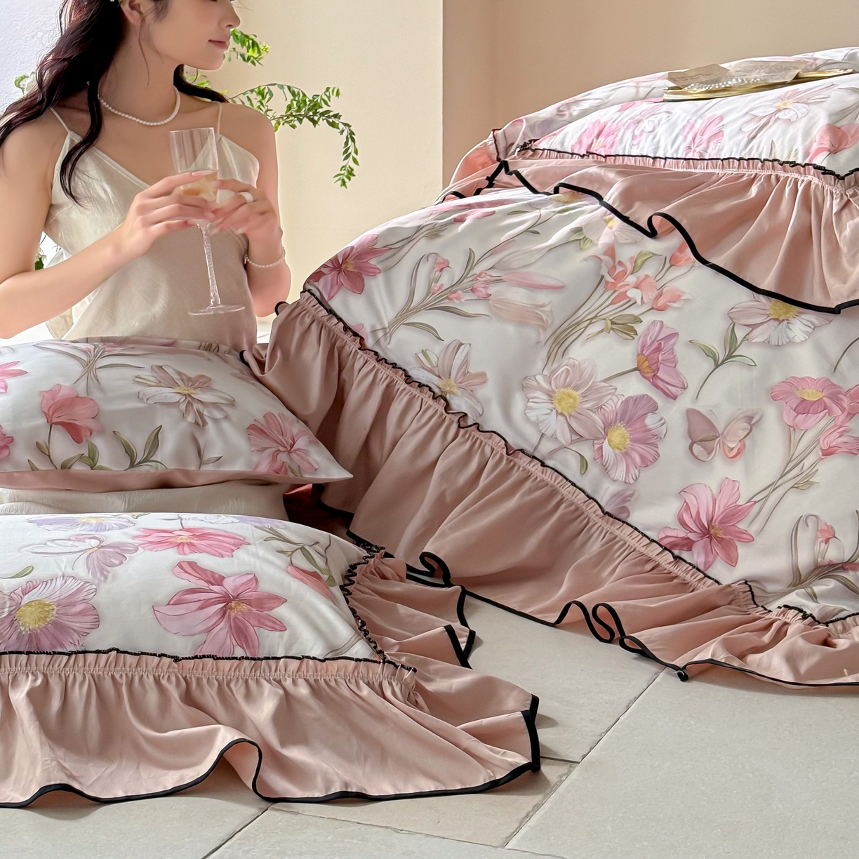 91家纺网 家纺一手货源 找家纺 优然居家纺 2025新款50支全棉纯棉印花法式双头木耳边四件套 慕斯粉