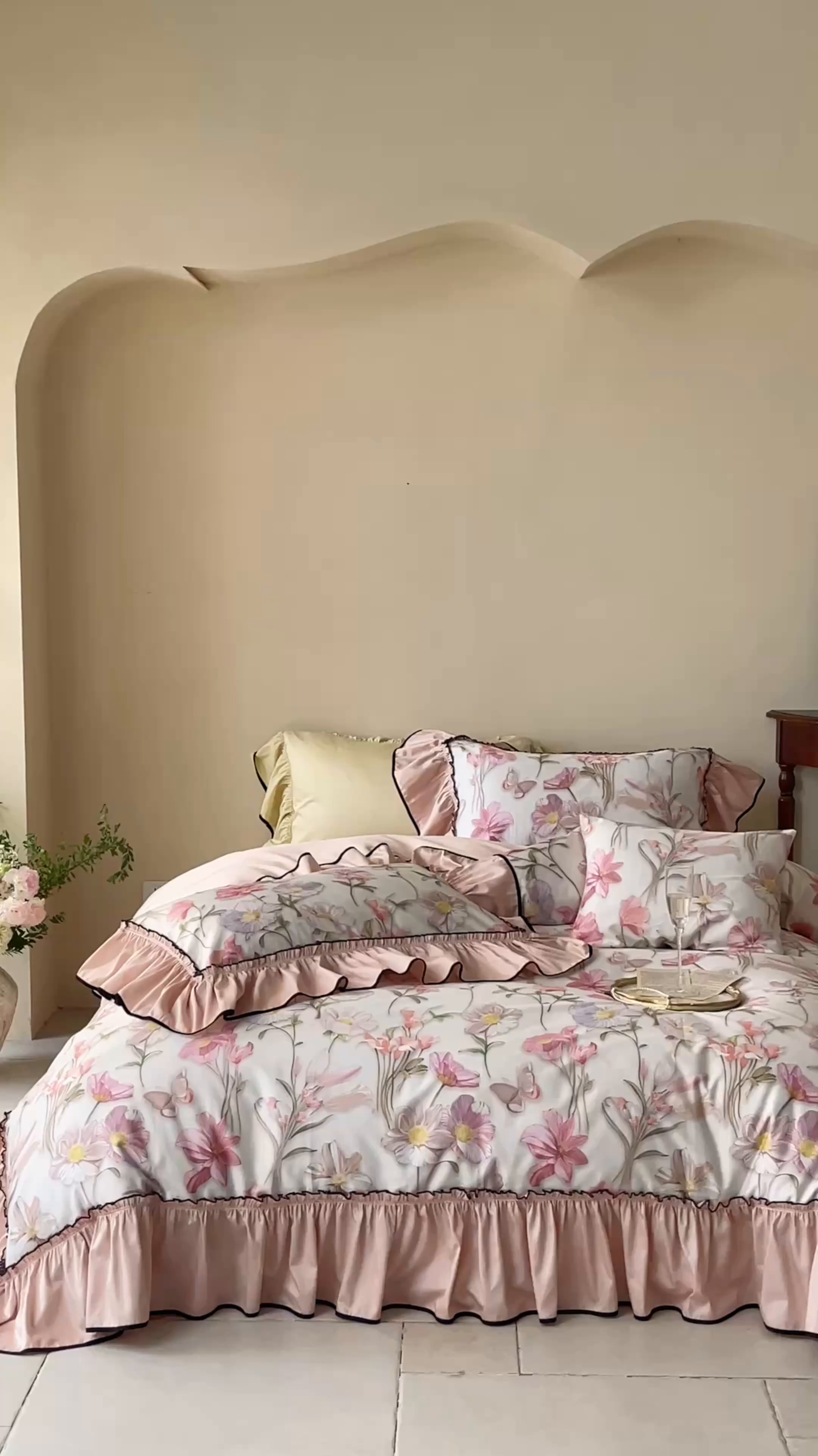 91家纺网 家纺一手货源 找家纺 优然居家纺 2025新款50支全棉纯棉印花法式双头木耳边四件套 慕斯粉