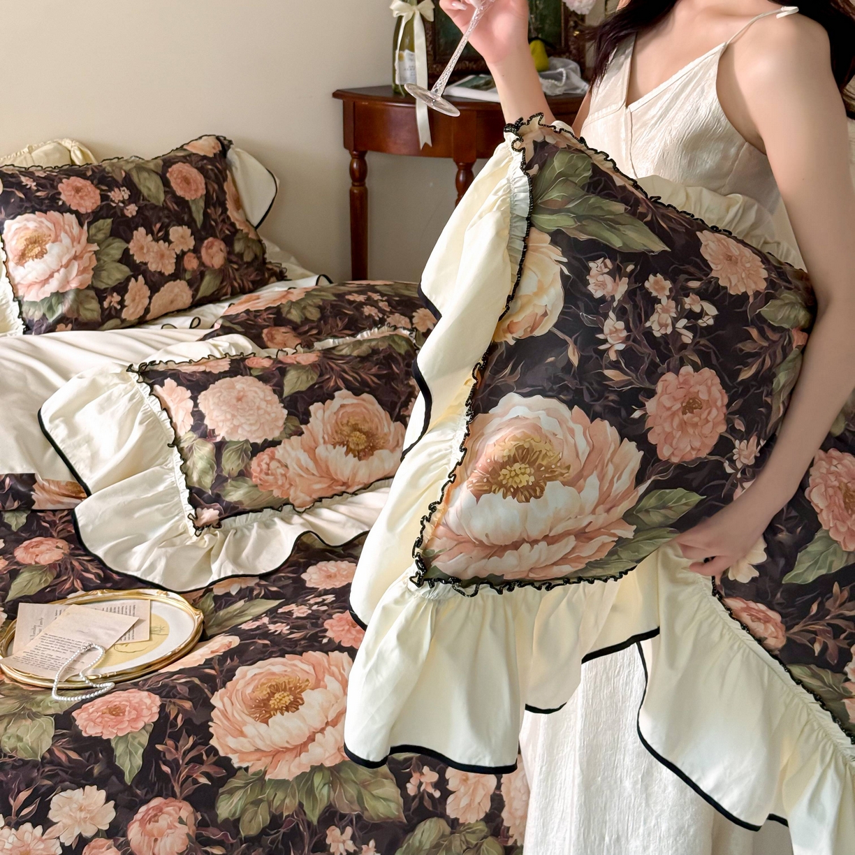 91家纺网 家纺一手货源 找家纺 优然居家纺 2025新款50支全棉纯棉印花法式双头木耳边四件套 薇薇安