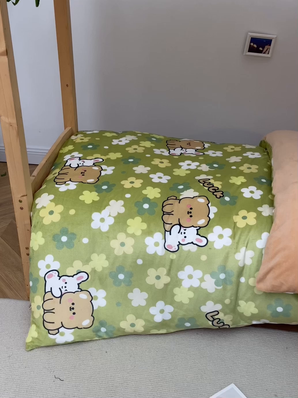 91家纺网 家纺一手货源 找家纺 宅部落 2025新款学生宿舍牛奶绒三件套宿舍三件套上下铺三件套 伊甸园