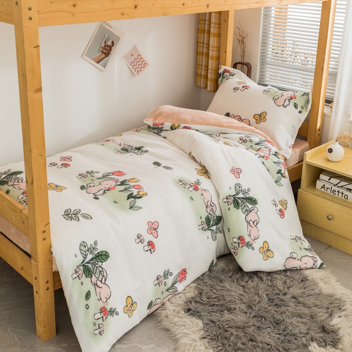 91家纺网 家纺一手货源 找家纺 宅部落 2025新款学生宿舍牛奶绒三件套宿舍三件套上下铺三件套 花丛小兔