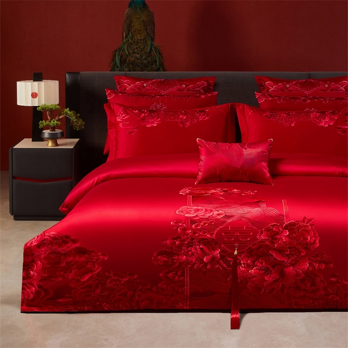 91家纺网 家纺一手货源 找家纺 红番天婚庆 （控价）2025新款全棉新中式刺绣款婚庆四件套多件套 花前月下-红