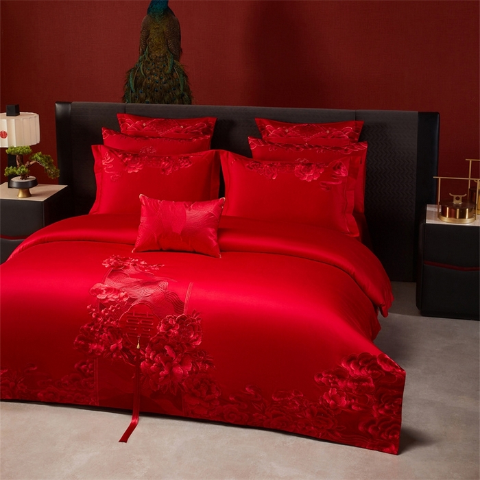 91家纺网 家纺一手货源 找家纺 红番天婚庆 （控价）2025新款全棉新中式刺绣款婚庆四件套多件套 花前月下-红