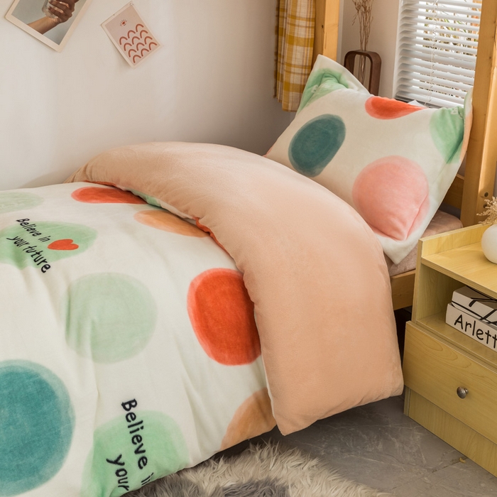 91家纺网 家纺一手货源 找家纺 宅部落 2025新款学生宿舍牛奶绒三件套宿舍三件套上下铺三件套 炫彩