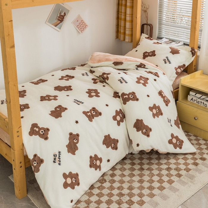 91家纺网 家纺一手货源 找家纺 宅部落 2025新款学生宿舍牛奶绒三件套宿舍三件套上下铺三件套 小棕熊