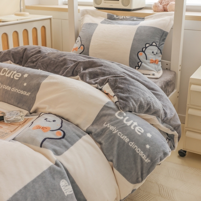 91家纺网 家纺一手货源 找家纺 宅部落 2025新款学生宿舍牛奶绒三件套宿舍三件套上下铺三件套 小恐龙