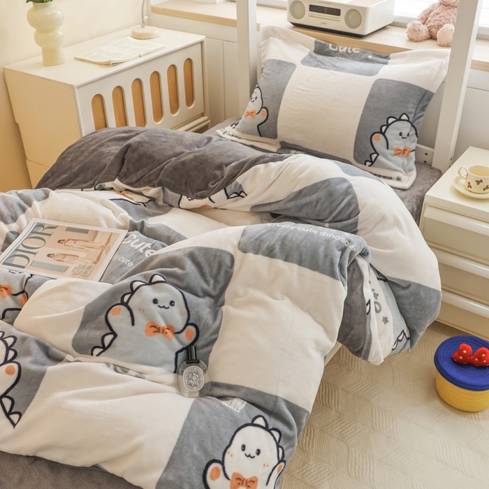 91家纺网 家纺一手货源 找家纺 宅部落 2025新款学生宿舍牛奶绒三件套宿舍三件套上下铺三件套 小恐龙