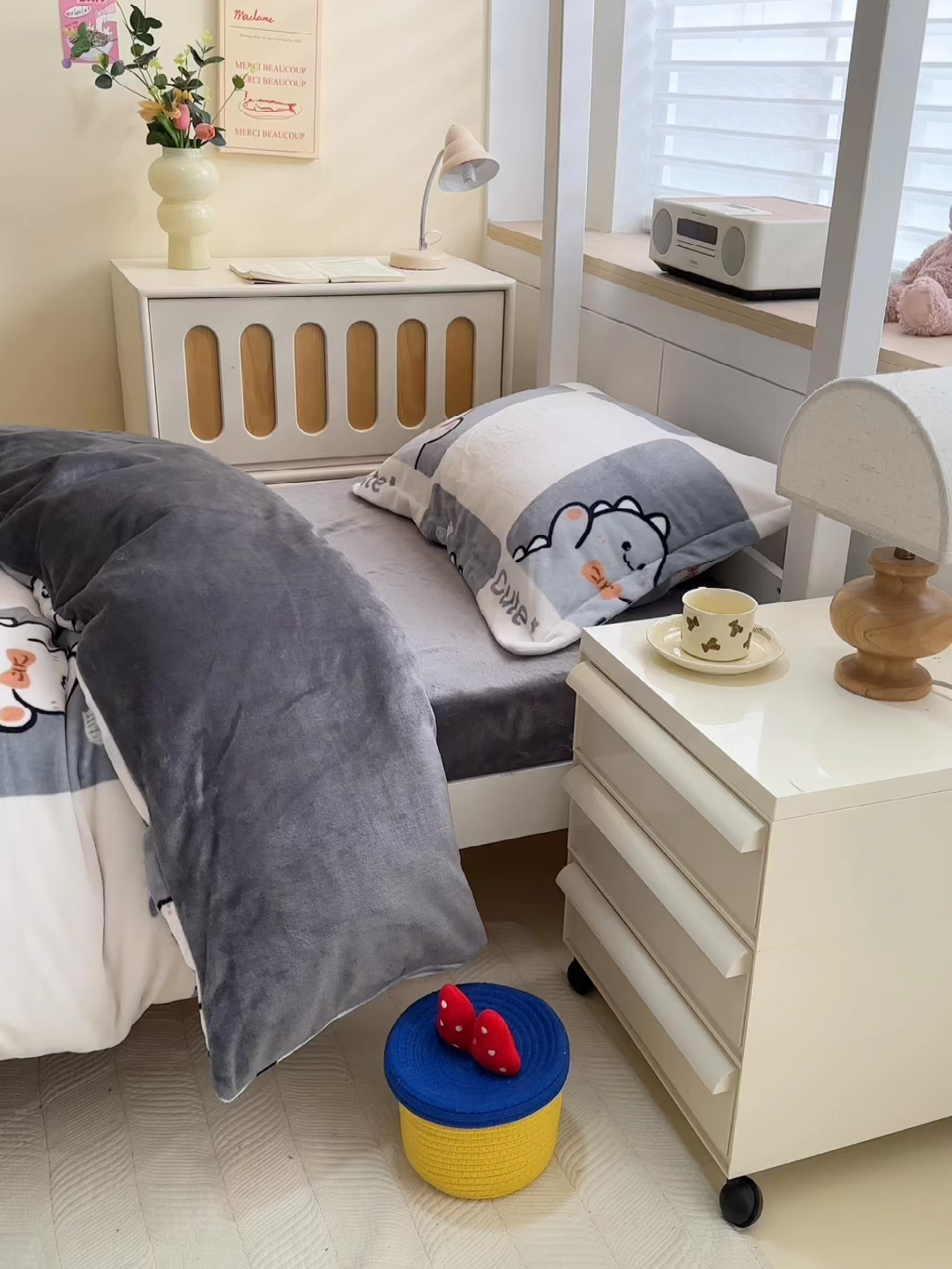 91家纺网 家纺一手货源 找家纺 宅部落 2025新款学生宿舍牛奶绒三件套宿舍三件套上下铺三件套 小恐龙