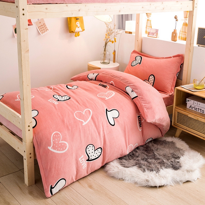 91家纺网 家纺一手货源 找家纺 宅部落 2025新款学生宿舍牛奶绒三件套宿舍三件套上下铺三件套 心动