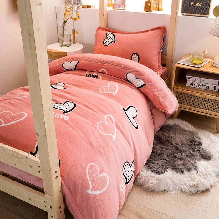 91家纺网 家纺一手货源 找家纺 宅部落 2025新款学生宿舍牛奶绒三件套宿舍三件套上下铺三件套 心动