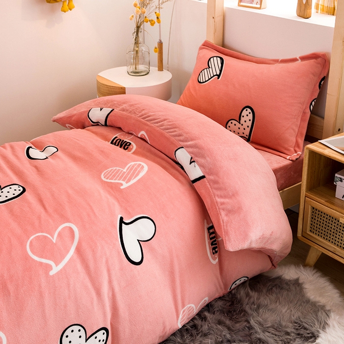 91家纺网 家纺一手货源 找家纺 宅部落 2025新款学生宿舍牛奶绒三件套宿舍三件套上下铺三件套 心动