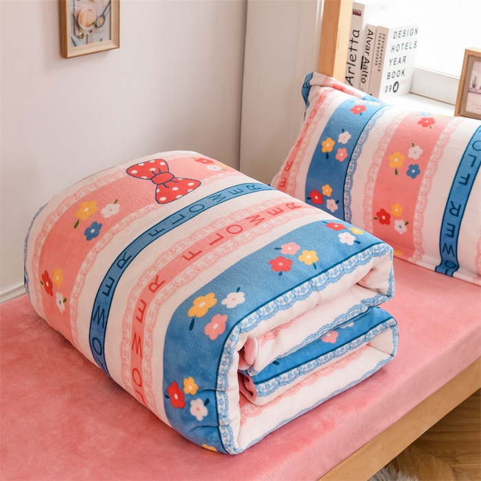 91家纺网 家纺一手货源 找家纺 宅部落 2025新款学生宿舍牛奶绒三件套宿舍三件套上下铺三件套 蝶恋花