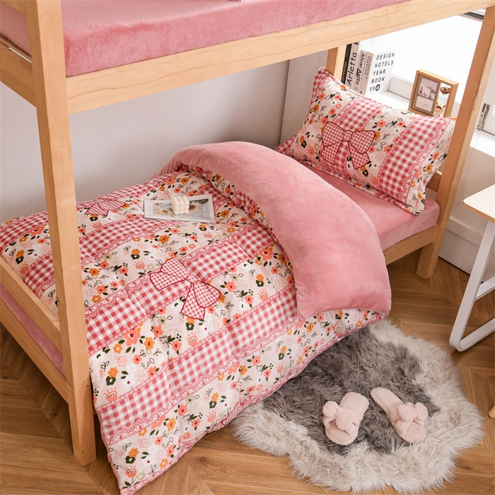 91家纺网 家纺一手货源 找家纺 宅部落 2025新款学生宿舍牛奶绒三件套宿舍三件套上下铺三件套 小时代