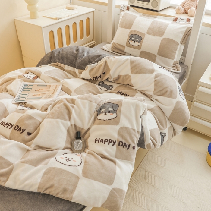 91家纺网 家纺一手货源 找家纺 宅部落 2025新款学生宿舍牛奶绒三件套宿舍三件套上下铺三件套 享受生活