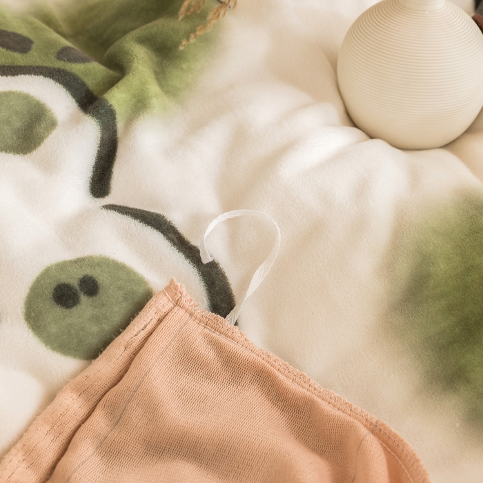 91家纺网 家纺一手货源 找家纺 宅部落 2025新款学生宿舍牛奶绒三件套宿舍三件套上下铺三件套 绿心熊