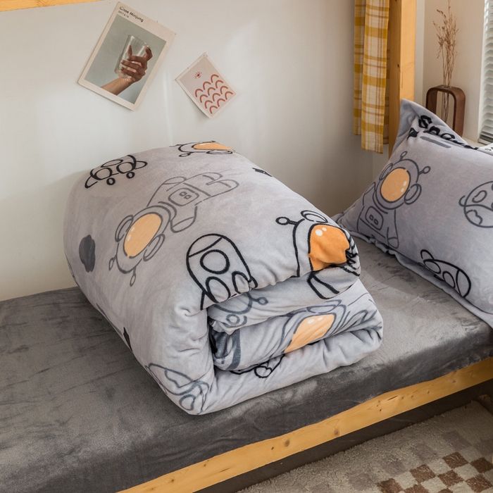 91家纺网 家纺一手货源 找家纺 宅部落 2025新款学生宿舍牛奶绒三件套宿舍三件套上下铺三件套 快乐星球