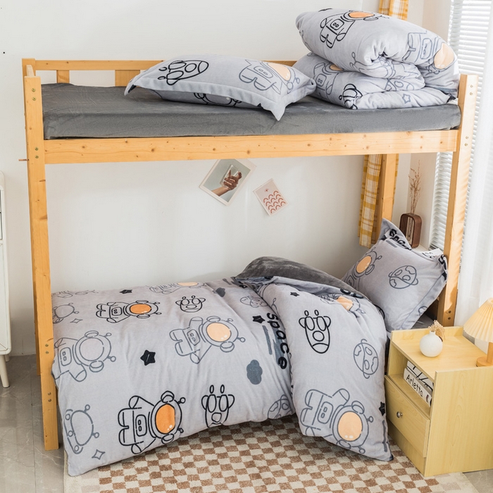 91家纺网 家纺一手货源 找家纺 宅部落 2025新款学生宿舍牛奶绒三件套宿舍三件套上下铺三件套 快乐星球