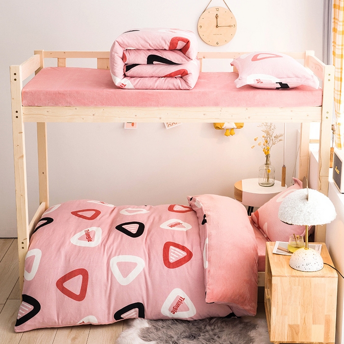 91家纺网 家纺一手货源 找家纺 宅部落 2025新款学生宿舍牛奶绒三件套宿舍三件套上下铺三件套 简约时代