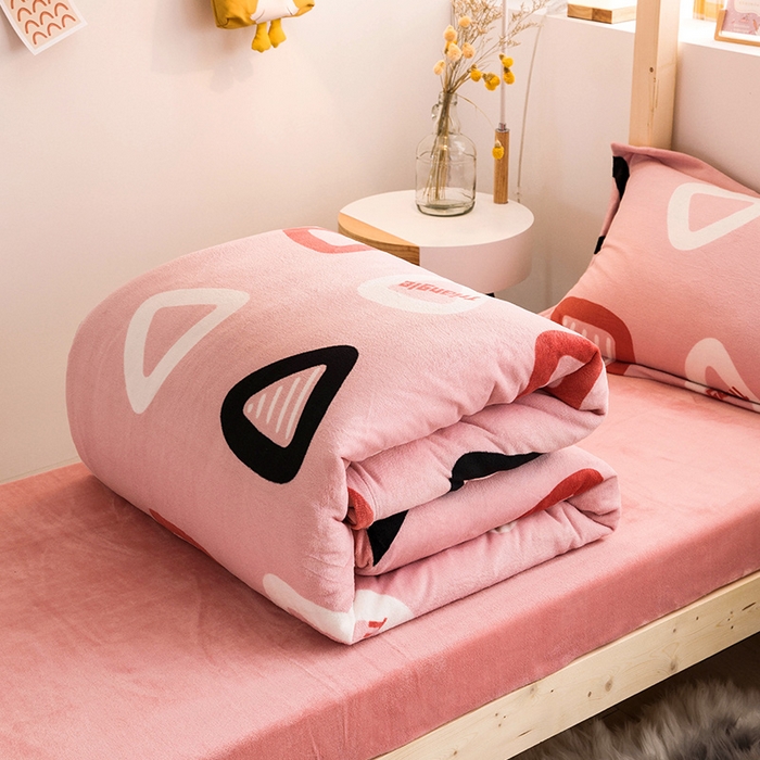 91家纺网 家纺一手货源 找家纺 宅部落 2025新款学生宿舍牛奶绒三件套宿舍三件套上下铺三件套 简约时代