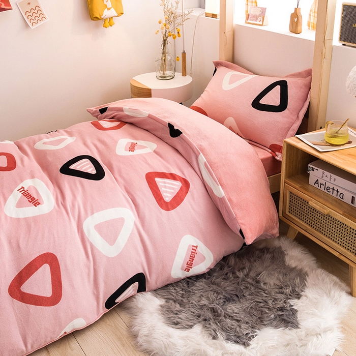 91家纺网 家纺一手货源 找家纺 宅部落 2025新款学生宿舍牛奶绒三件套宿舍三件套上下铺三件套 简约时代