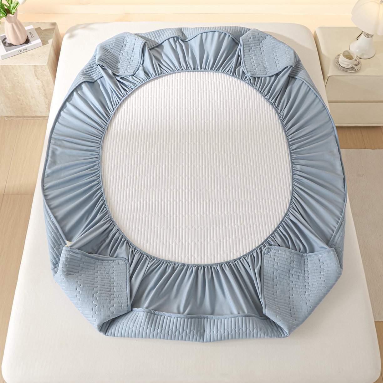 91家纺网 家纺一手货源 找家纺 卡伦家纺 2025新款A类刺绣夹棉床笠情书系列 海蓝情书