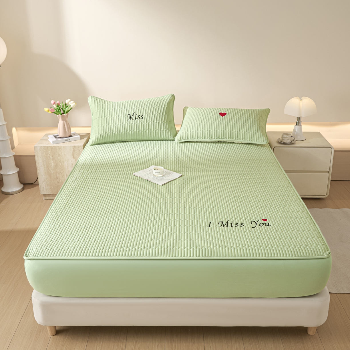 91家纺网 家纺一手货源 找家纺 卡伦家纺 2025新款A类刺绣夹棉床笠情书系列 青萝情书