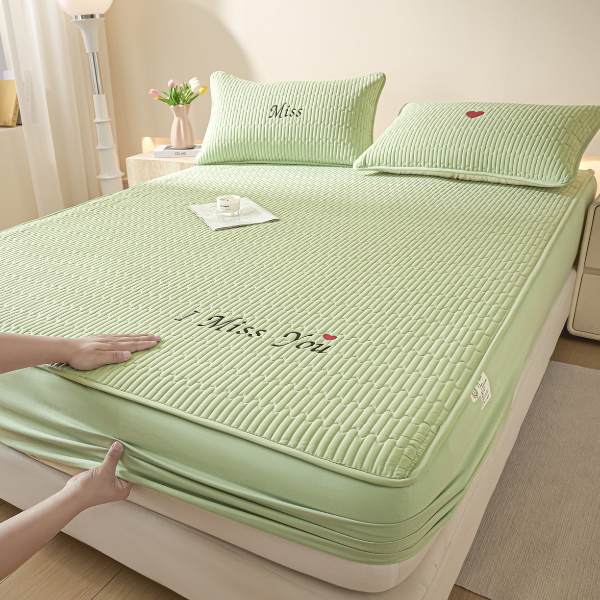 91家纺网 家纺一手货源 找家纺 卡伦家纺 2025新款A类刺绣夹棉床笠情书系列 青萝情书