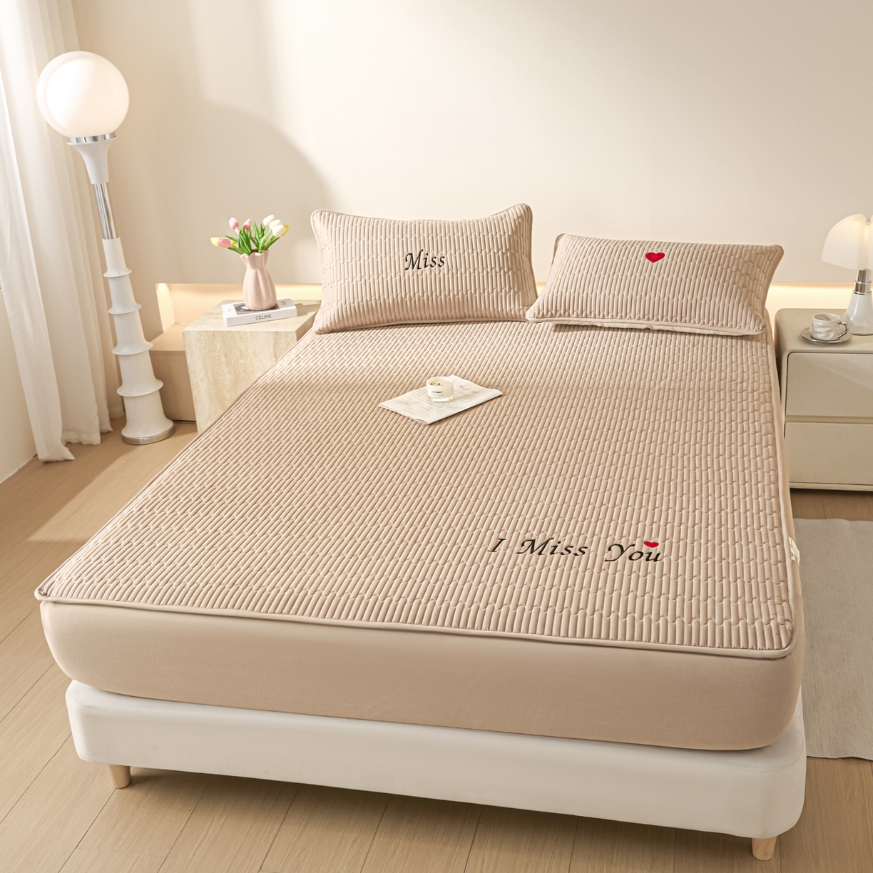 卡伦家纺 2025新款A类刺绣夹棉床笠情书系列 柔咖情书