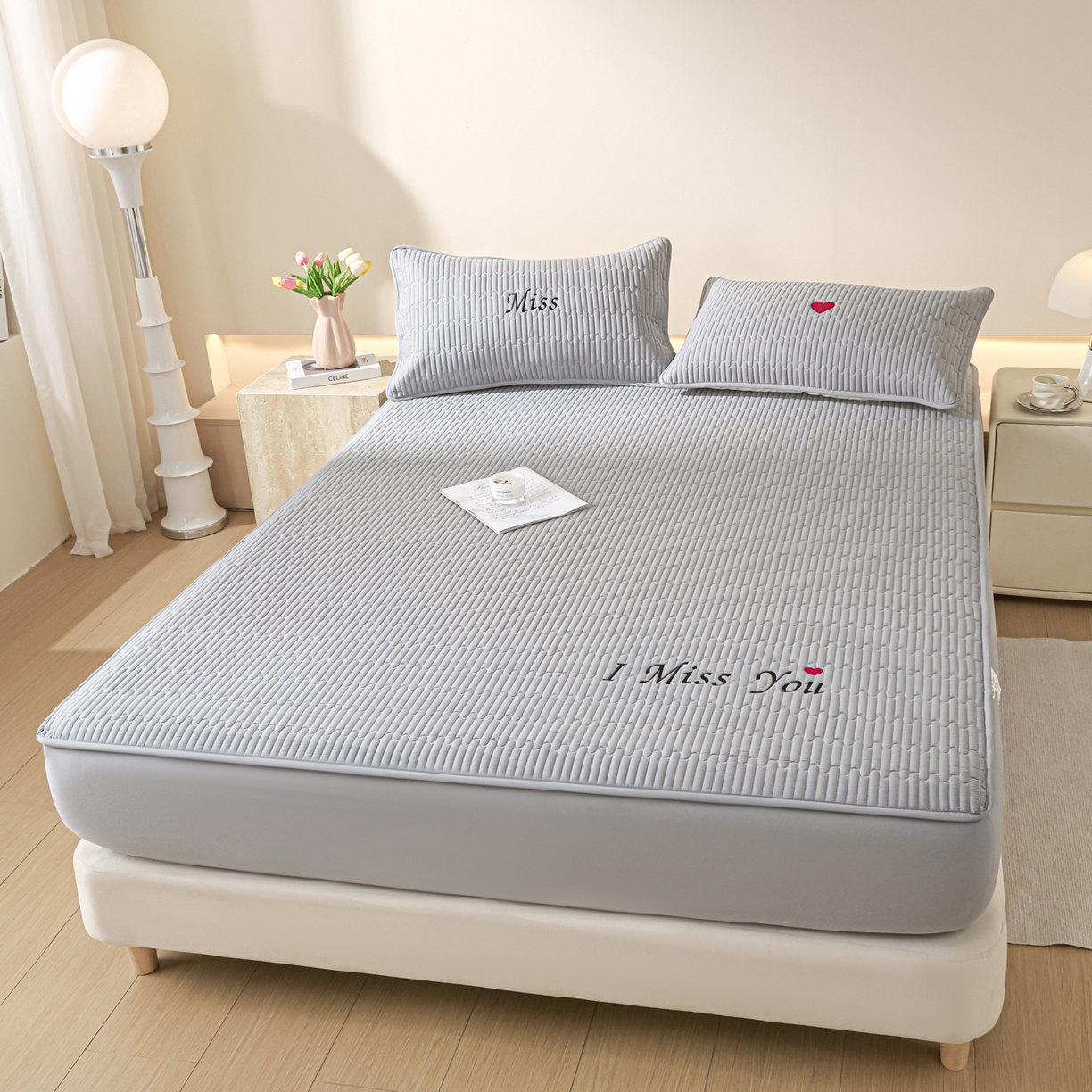 卡伦家纺 2025新款A类刺绣夹棉床笠情书系列 雾灰情书