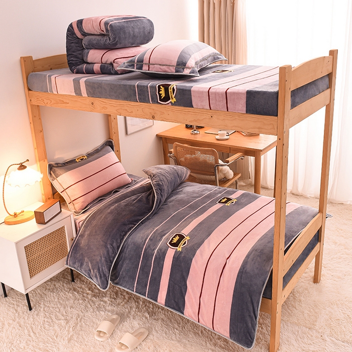 91家纺网 家纺一手货源 找家纺 （总）居尚2025直播爆款高克重印花牛奶绒法莱绒学生三件套 