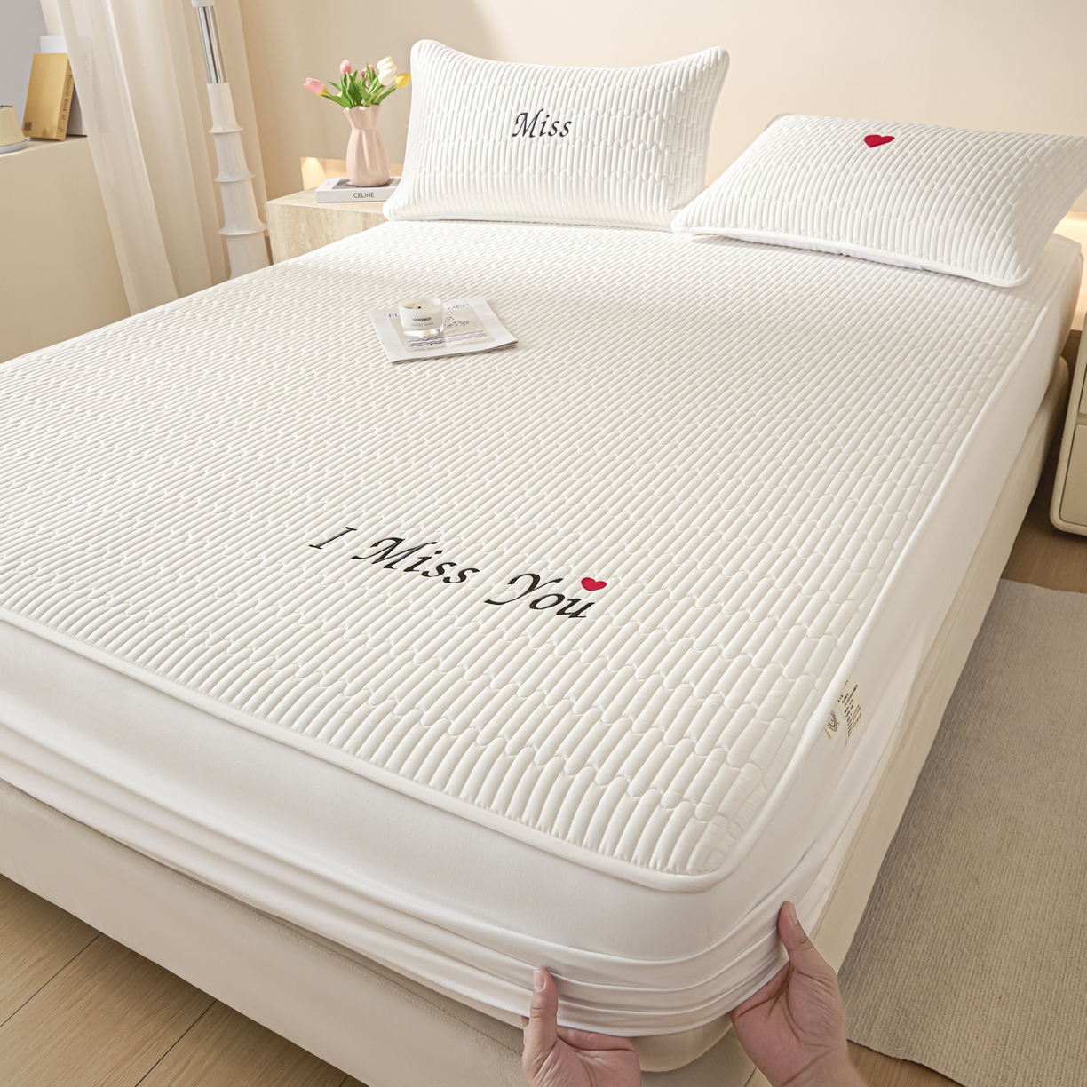 91家纺网 家纺一手货源 找家纺 （总）卡伦家纺 2025新款A类刺绣夹棉床笠情书系列