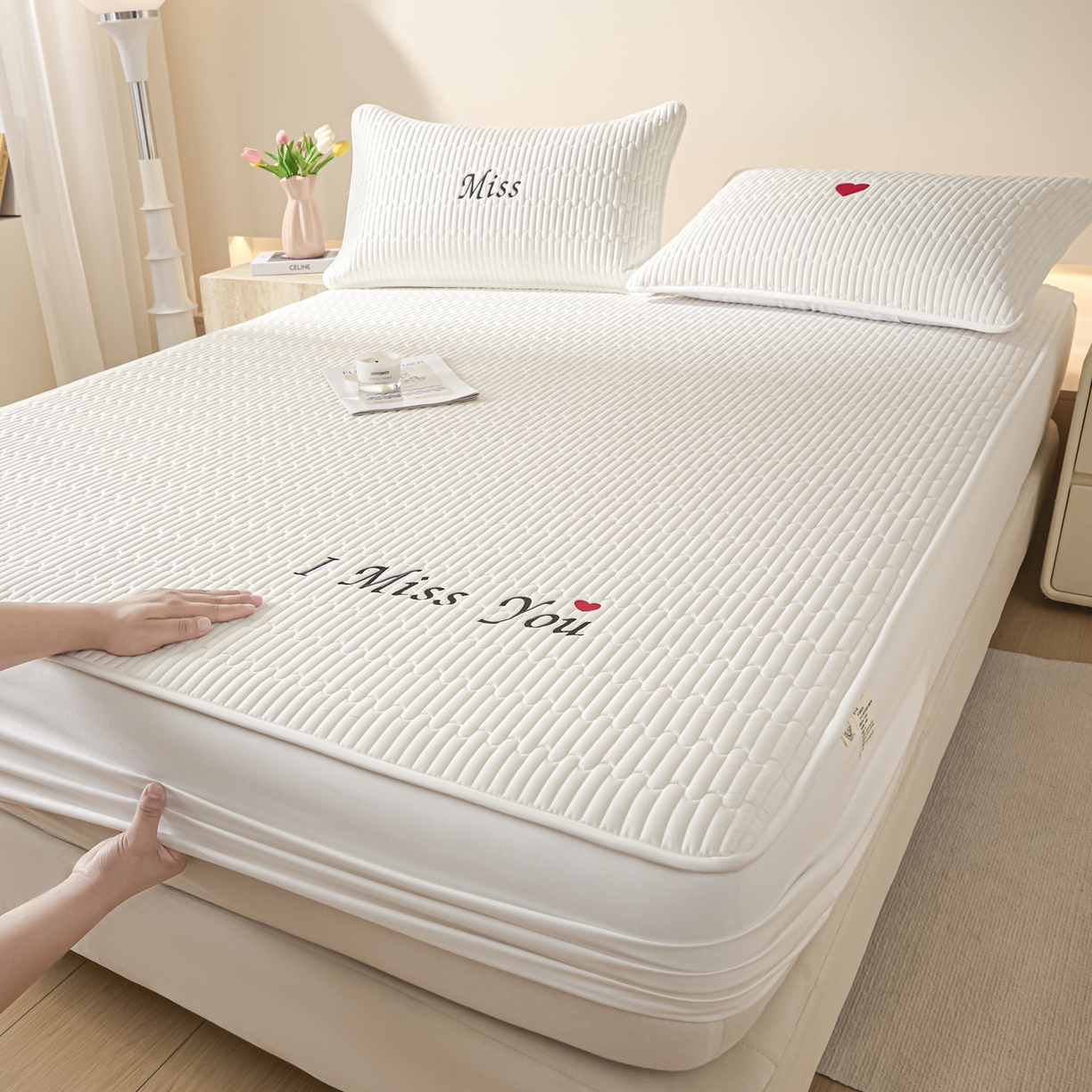 91家纺网 家纺一手货源 找家纺 （总）卡伦家纺 2025新款A类刺绣夹棉床笠情书系列