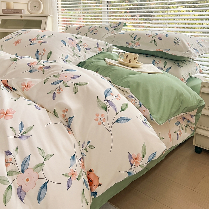 91家纺网 家纺一手货源 找家纺 优纤家纺 2025新款120克磨毛斜纹卡通花卉印花植物羊绒四件套 小熊指挥官