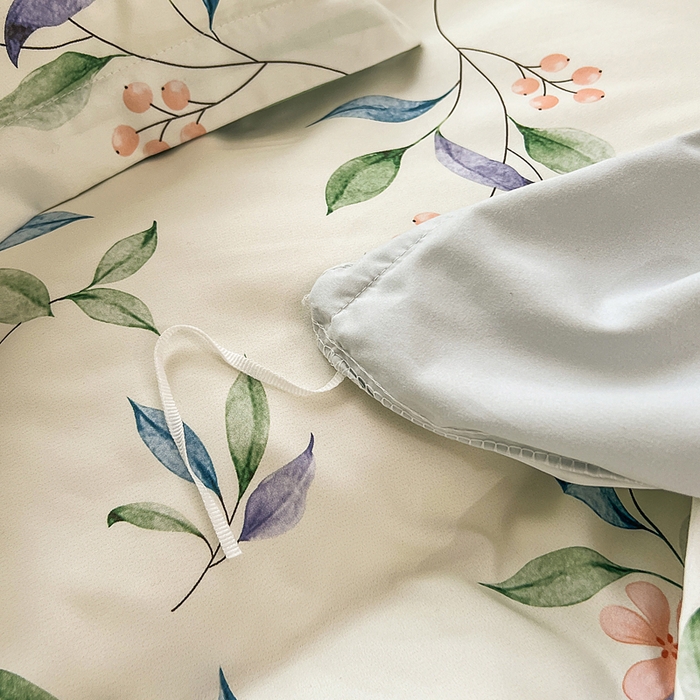 91家纺网 家纺一手货源 找家纺 优纤家纺 2025新款120克磨毛斜纹卡通花卉印花植物羊绒四件套 小熊指挥官