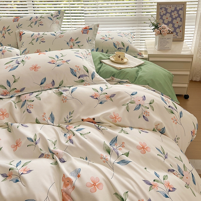 91家纺网 家纺一手货源 找家纺 优纤家纺 2025新款120克磨毛斜纹卡通花卉印花植物羊绒四件套 小熊指挥官