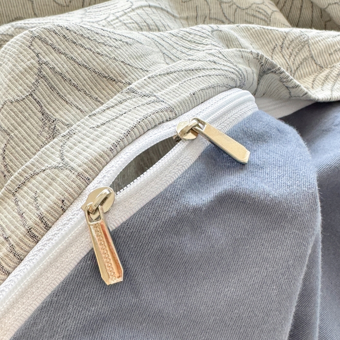 91家纺网 家纺一手货源 找家纺 眠博士 2025新款60s长绒棉纯棉提花磨毛被套单被套被套单品 提花磨毛单被-繁花灰蓝