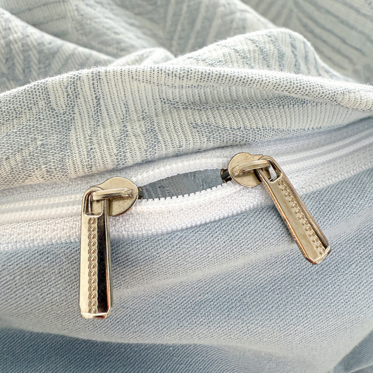 91家纺网 家纺一手货源 找家纺 眠博士 2025新款60s长绒棉纯棉提花磨毛被套单被套被套单品 提花磨毛单被-枫叶蓝