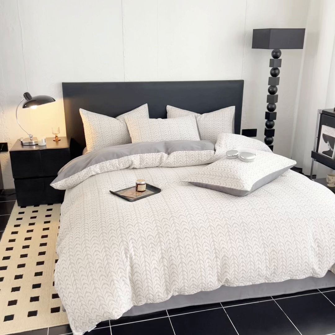 91家纺网 家纺一手货源 找家纺 眠博士 2025新款60s长绒棉纯棉提花磨毛被套单被套被套单品 提花磨毛单被-荞麦灰