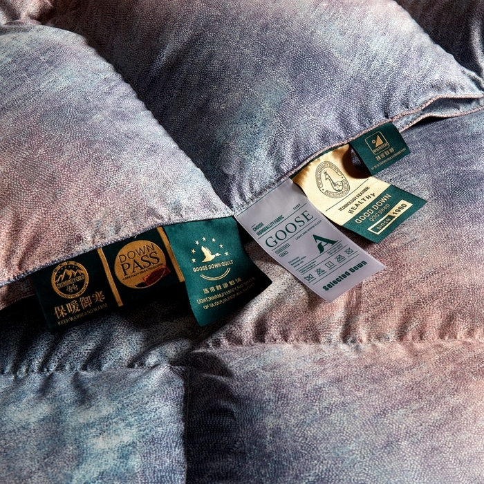 91家纺网 家纺一手货源 找家纺 织梦人羽绒工厂店 2025新款高蓬松羽绒羽毛被大牌同款花型 德伦娜