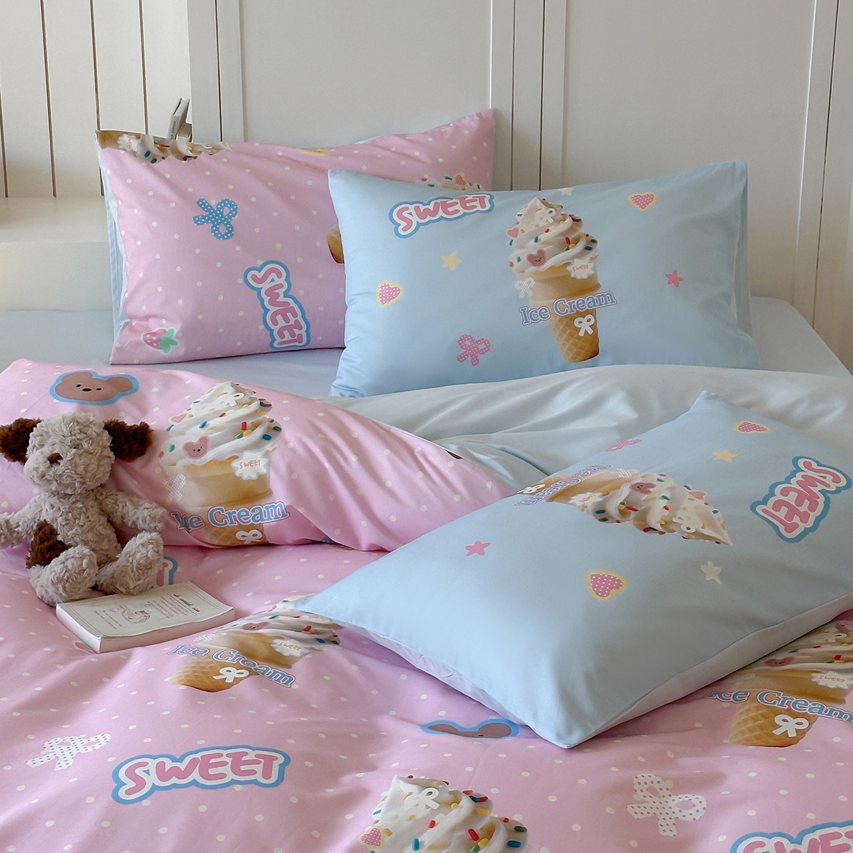 91家纺网 家纺一手货源 找家纺 桃子家居 2025新款纯棉数码印花5D卡通混搭可爱少女纯棉系列四件套 棉5D-熊熊冰淇淋粉