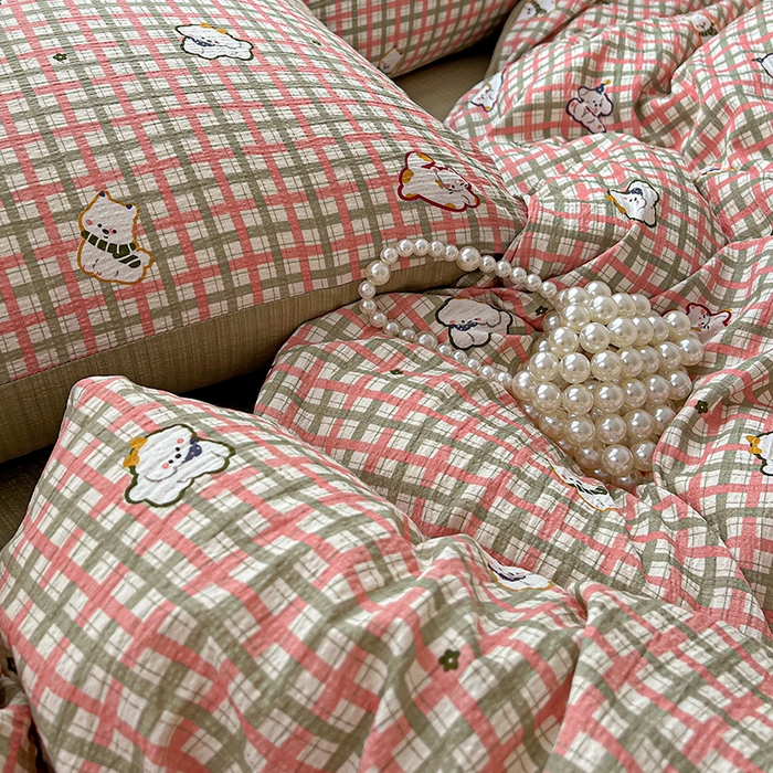 91家纺网 家纺一手货源 找家纺 一比一 2026新款云感皱皱双层纱四件套-简单款 格纹西高地