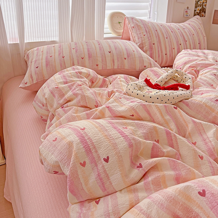 91家纺网 家纺一手货源 找家纺 一比一 2026新款云感皱皱双层纱四件套-简单款 红爱心