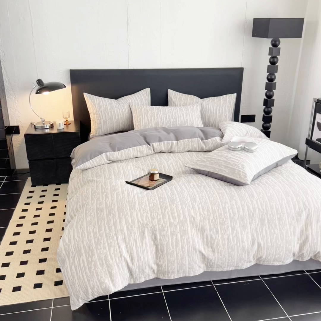 91家纺网 家纺一手货源 找家纺 眠博士 2025新款60s长绒棉纯棉提花磨毛四件套 提花磨毛套件-流光灰