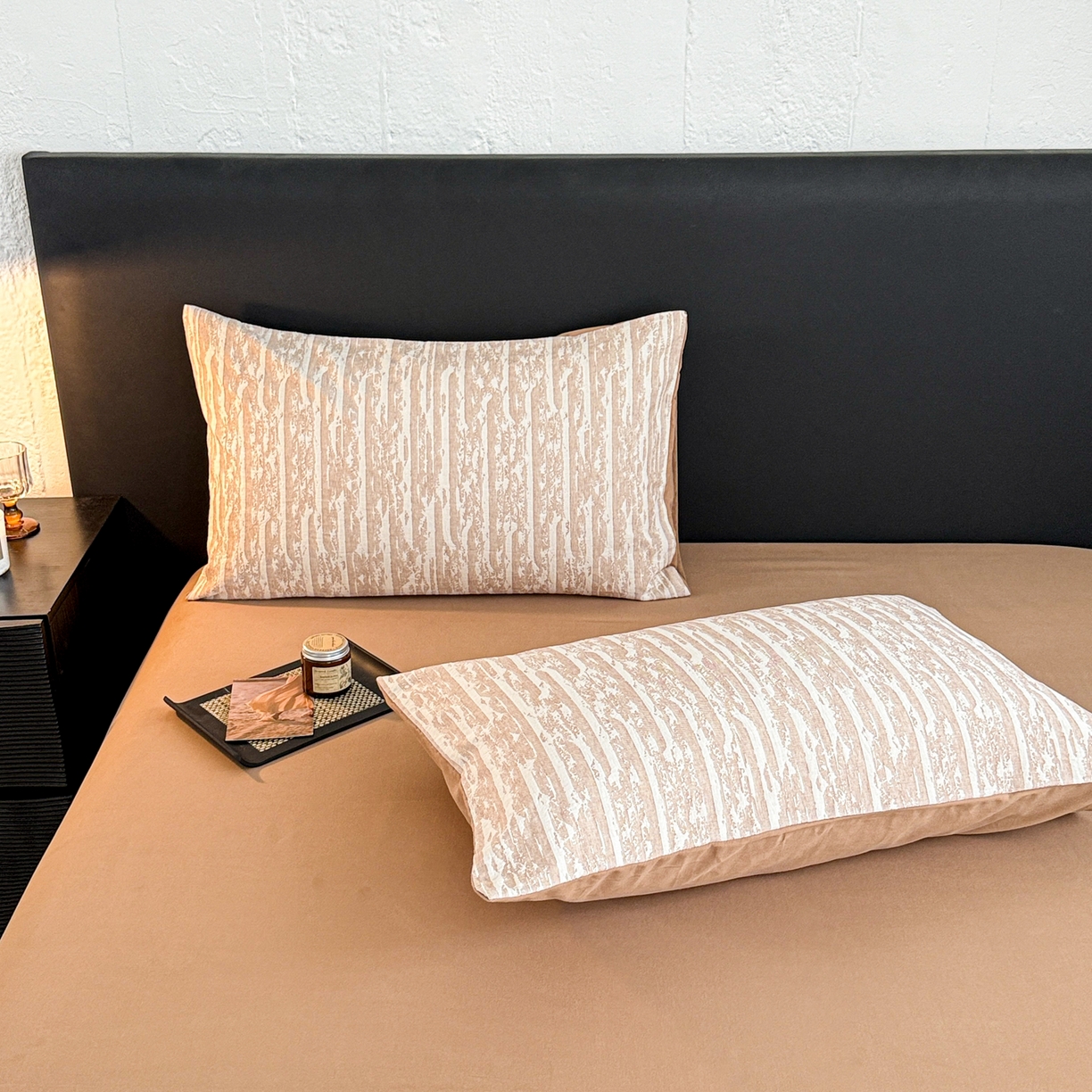 91家纺网 家纺一手货源 找家纺 眠博士 2025新款60s长绒棉纯棉提花磨毛四件套 提花磨毛套件-流光卡其