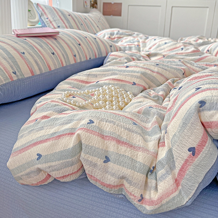 91家纺网 家纺一手货源 找家纺 一比一 2026新款云感皱皱双层纱四件套-简单款 蓝爱心