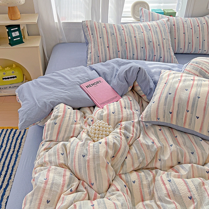 91家纺网 家纺一手货源 找家纺 一比一 2026新款云感皱皱双层纱四件套-简单款 蓝爱心