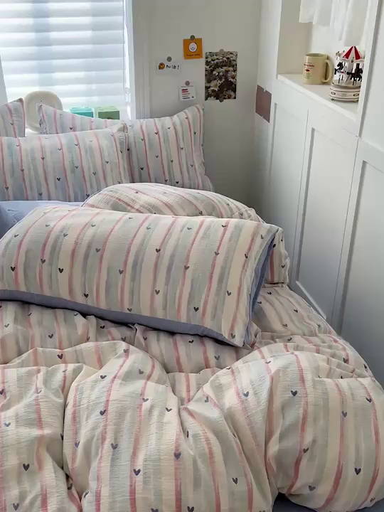 91家纺网 家纺一手货源 找家纺 一比一 2026新款云感皱皱双层纱四件套-简单款 蓝爱心