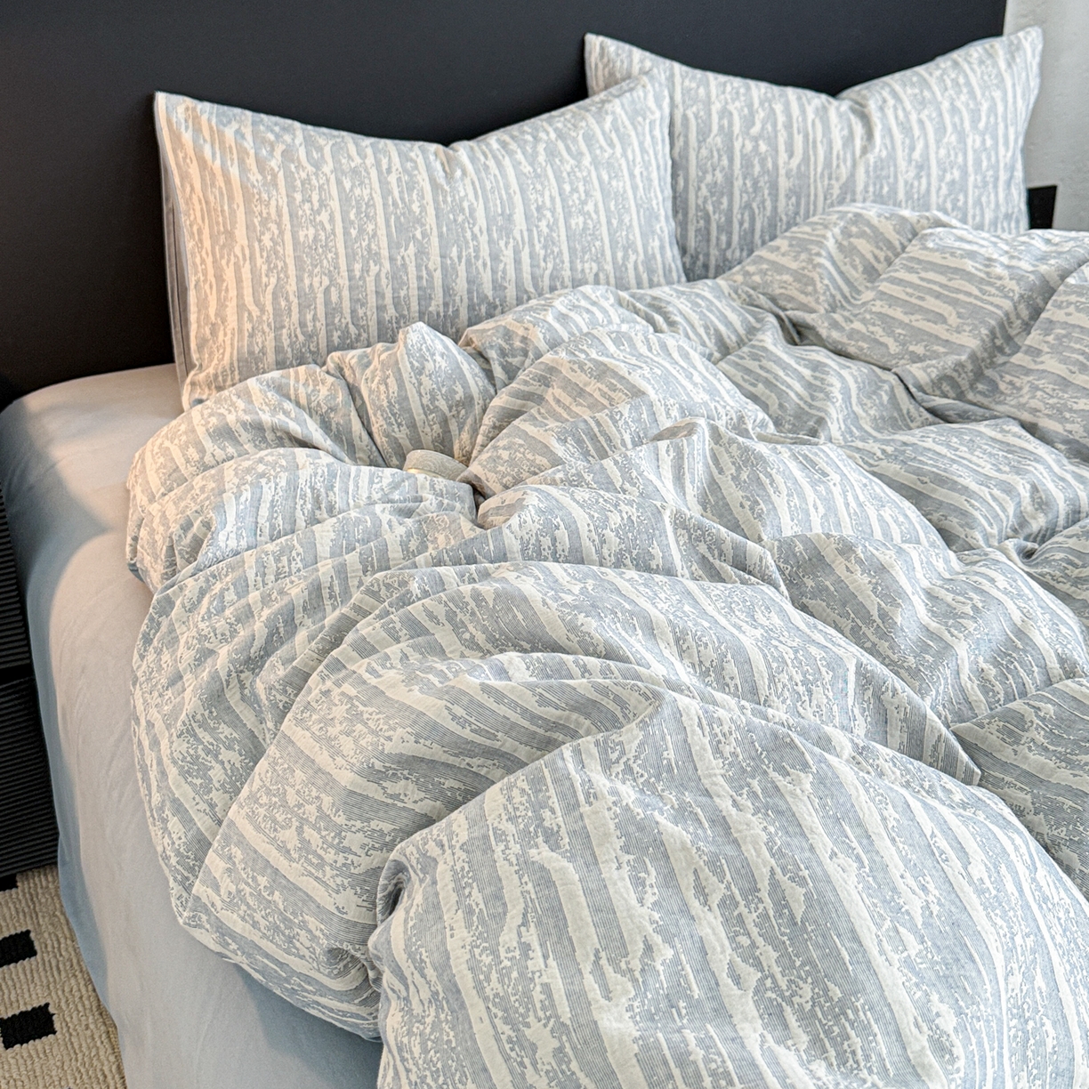 91家纺网 家纺一手货源 找家纺 眠博士 2025新款60s长绒棉纯棉提花磨毛四件套 提花磨毛套件-流光蓝