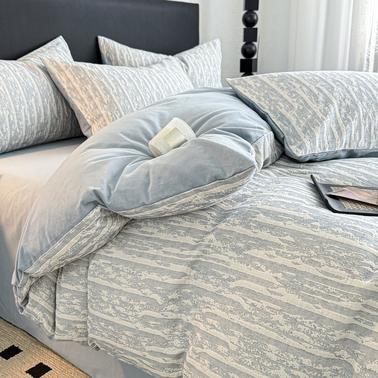 91家纺网 家纺一手货源 找家纺 眠博士 2025新款60s长绒棉纯棉提花磨毛四件套 提花磨毛套件-流光蓝